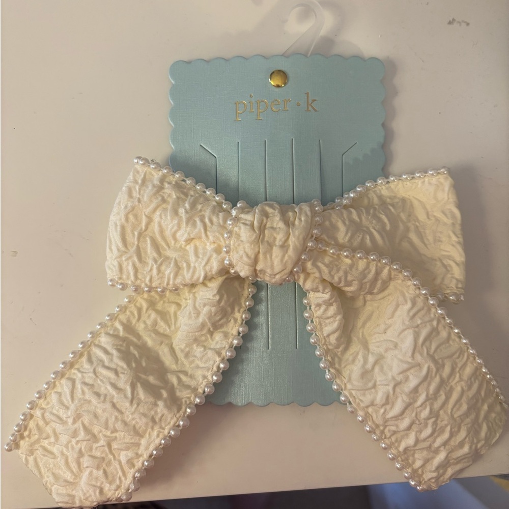 Piper Ivory Bow with Pearl Trim